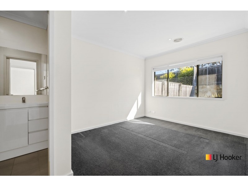 75 Rockwood Street, Casey ACT 2913