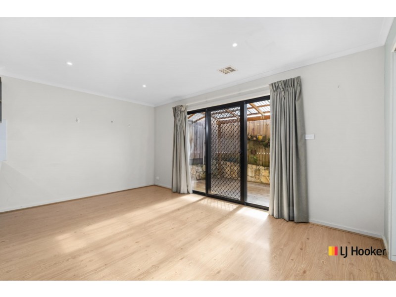 26 Loveday Crescent, Casey ACT 2913