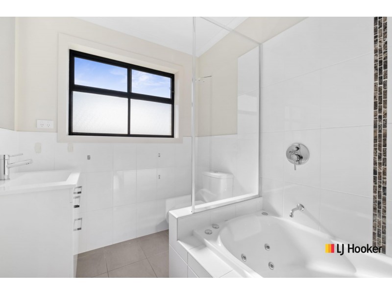 26 Loveday Crescent, Casey ACT 2913