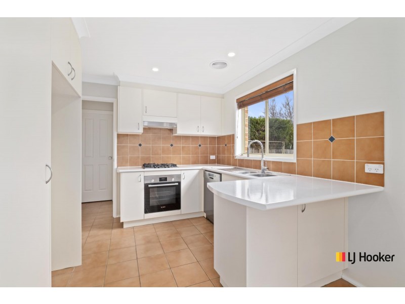 6 Burraly Court, Ngunnawal ACT 2913