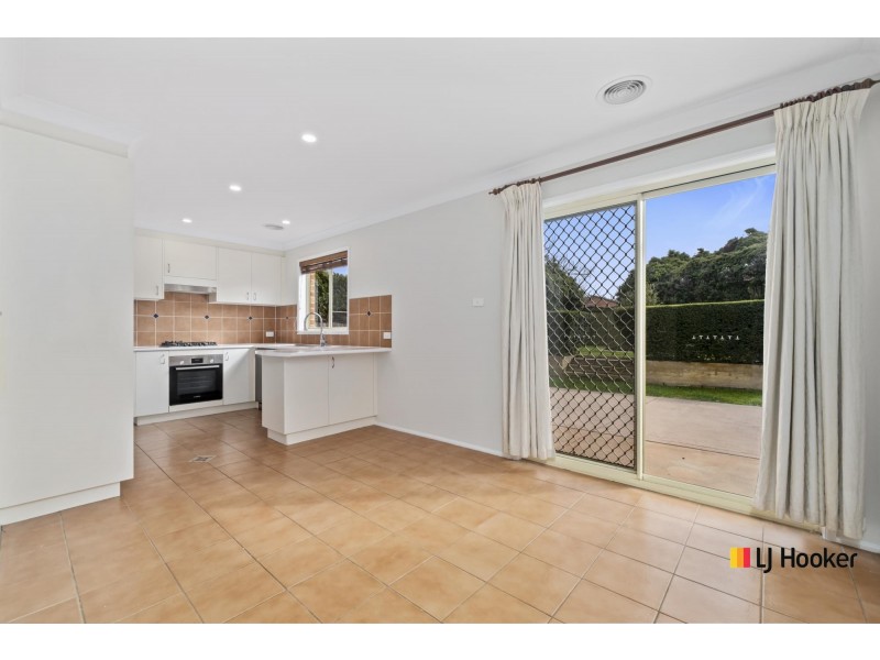 6 Burraly Court, Ngunnawal ACT 2913