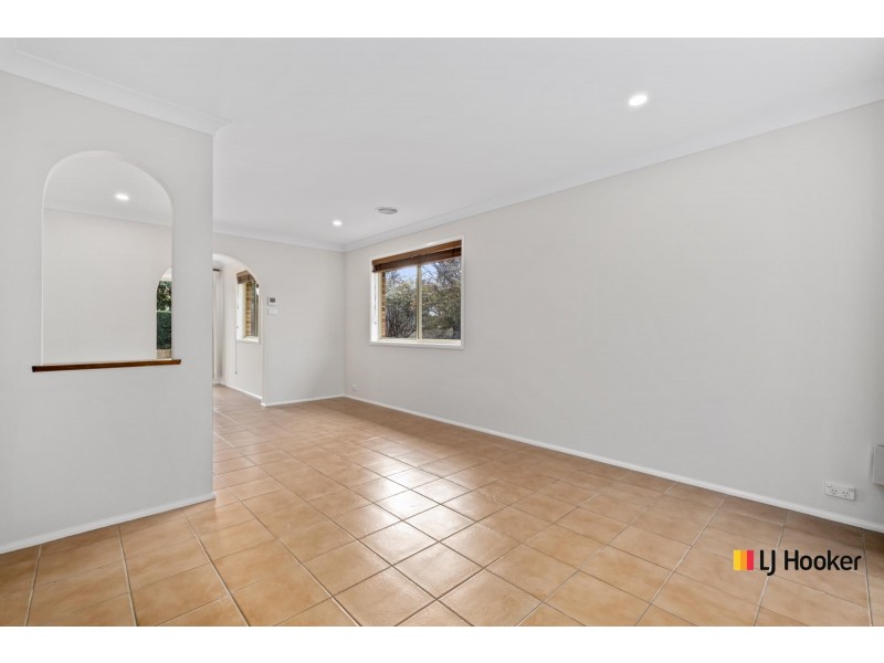 6 Burraly Court, Ngunnawal ACT 2913