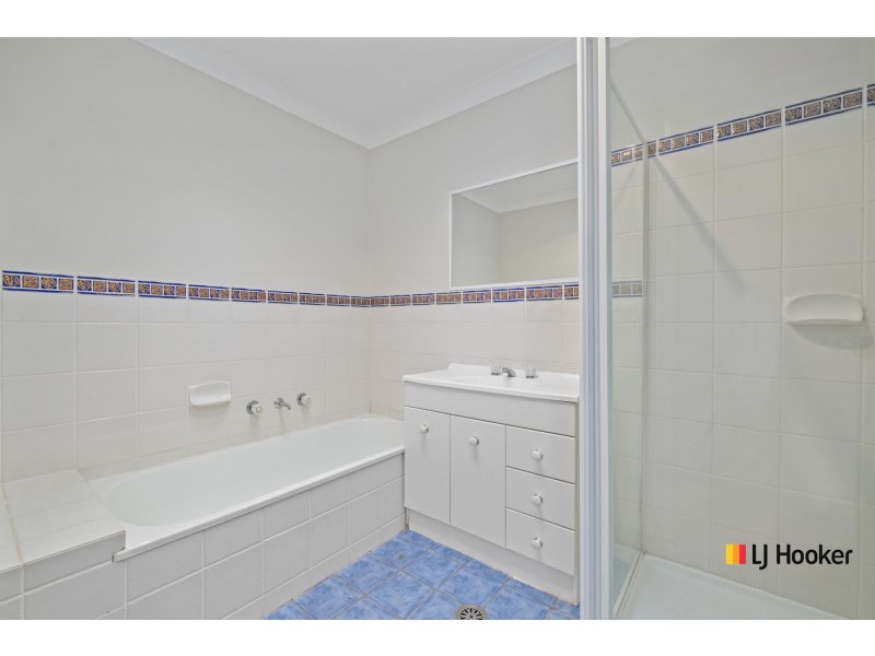 6 Burraly Court, Ngunnawal ACT 2913