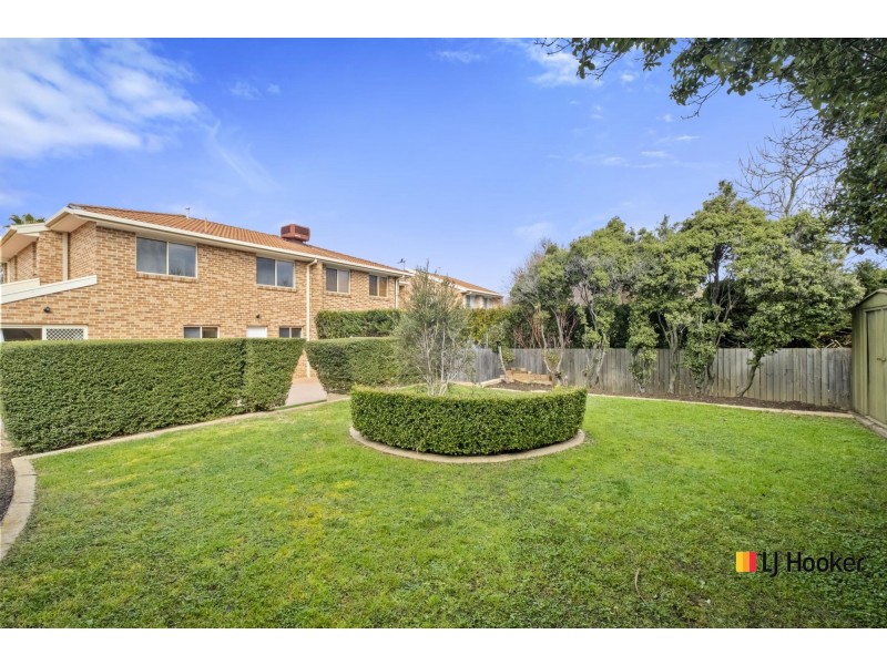 6 Burraly Court, Ngunnawal ACT 2913