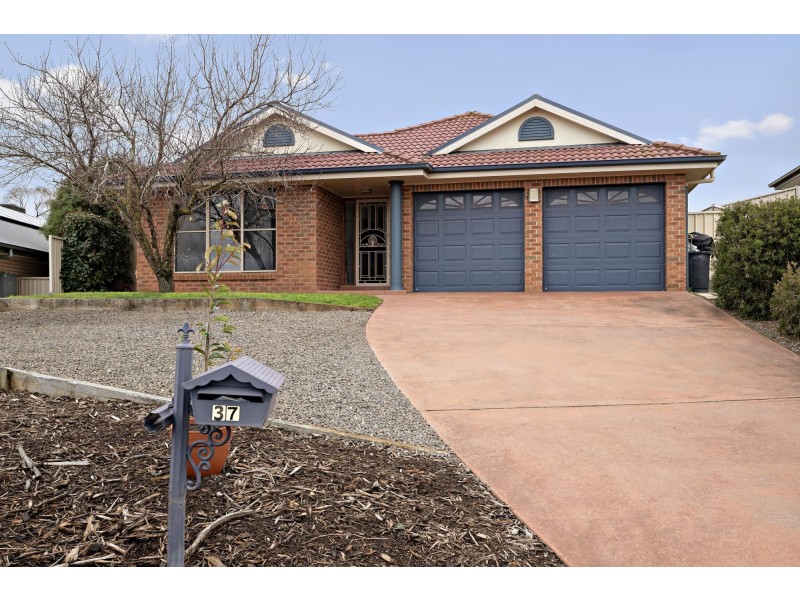 37 Discovery Drive, Yass NSW 2582