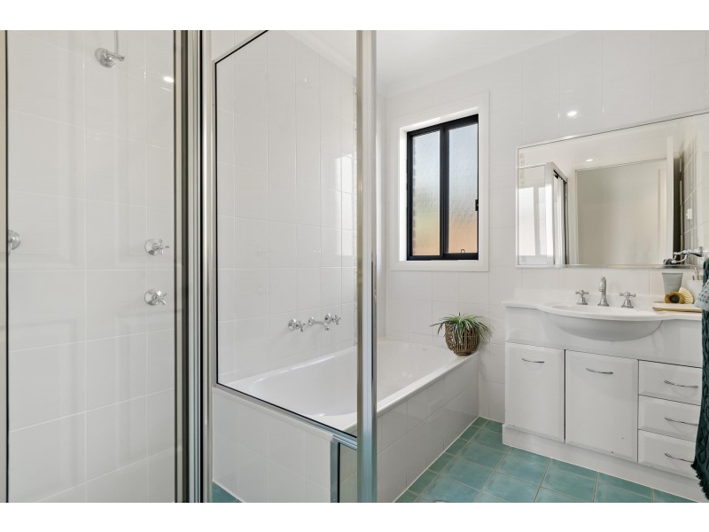 332 Anthony Rolfe Avenue, Gungahlin ACT 2912