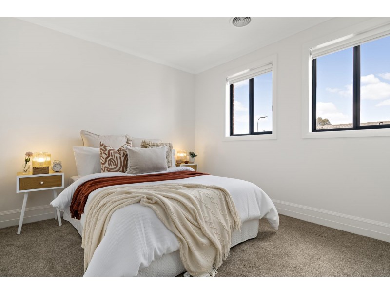 332 Anthony Rolfe Avenue, Gungahlin ACT 2912