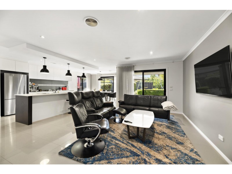8 Gage Place, Macgregor ACT 2615