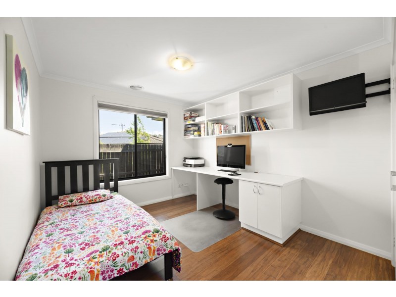 8 Gage Place, Macgregor ACT 2615