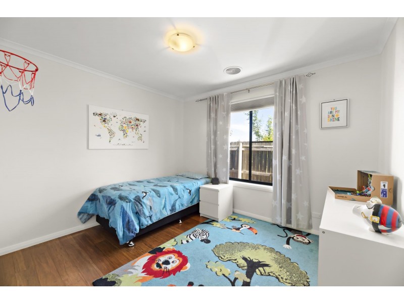 8 Gage Place, Macgregor ACT 2615