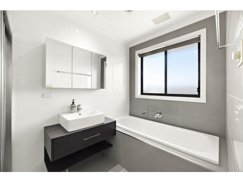 8 Gage Place, Macgregor ACT 2615