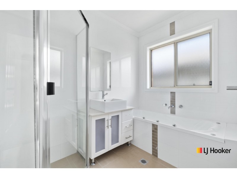 5 Wombeyan Street, Harrison ACT 2914