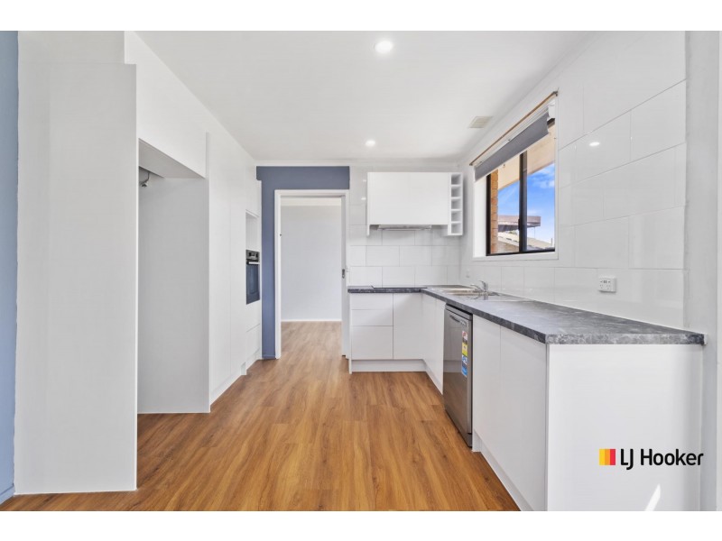 64 Twamley Crescent, Richardson ACT 2905