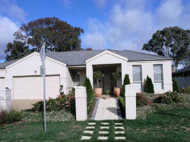 21 Strayleaf Crescent, Gungahlin ACT 2912