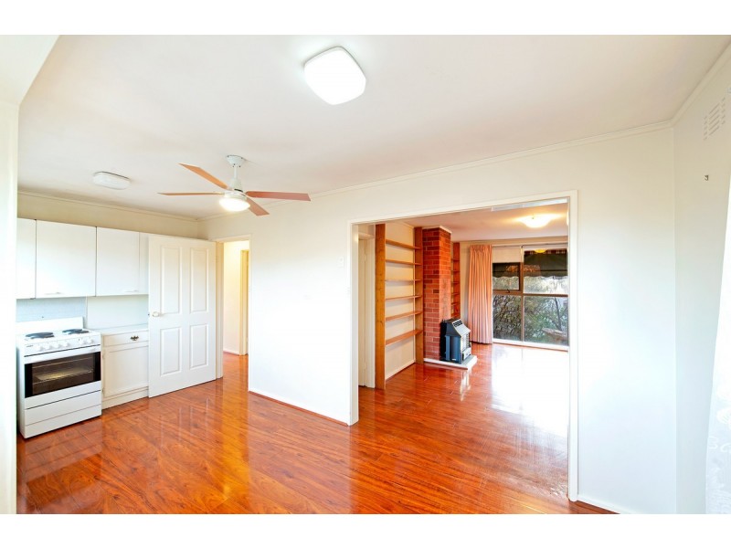 9 Bage Place, Mawson ACT 2607