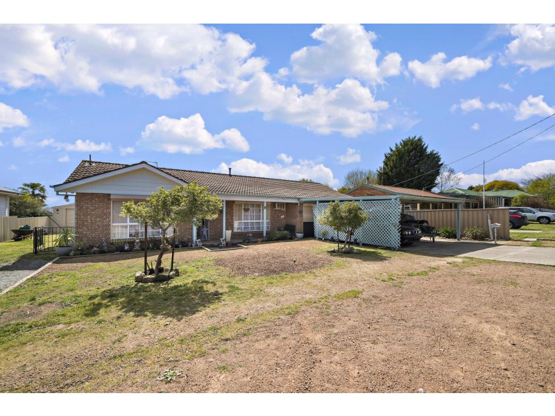 4 Castor Street, Yass NSW 2582
