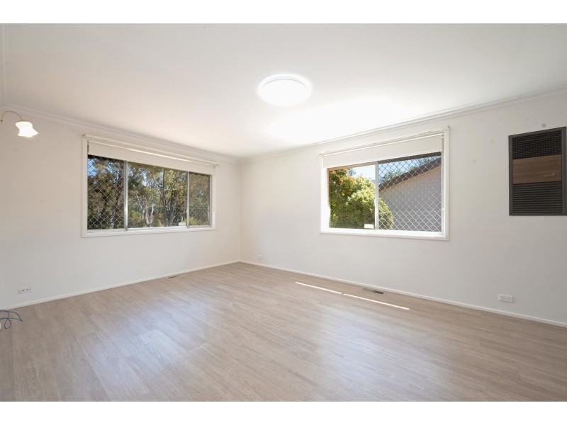 100 Dalley Crescent, Latham ACT 2615