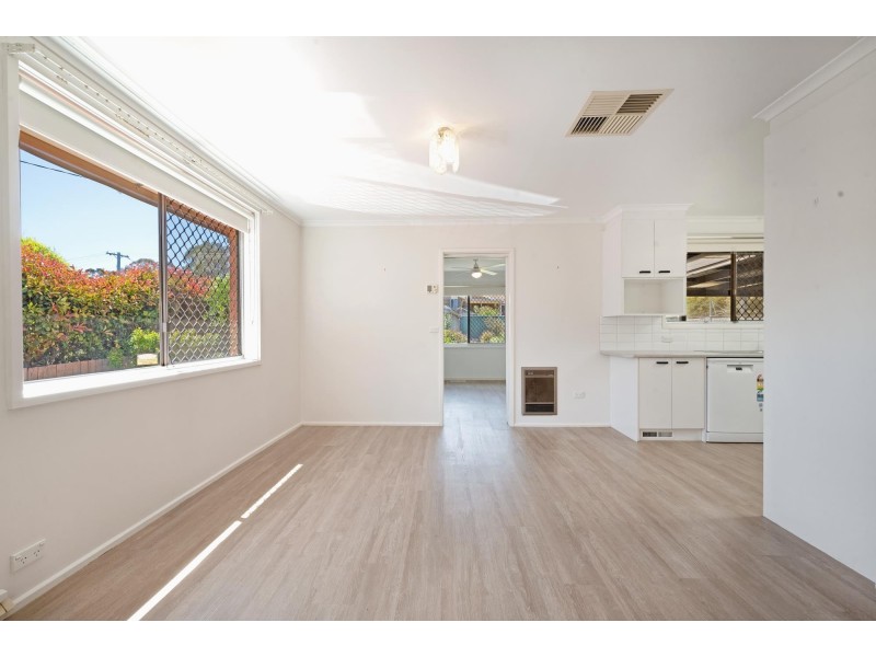 100 Dalley Crescent, Latham ACT 2615