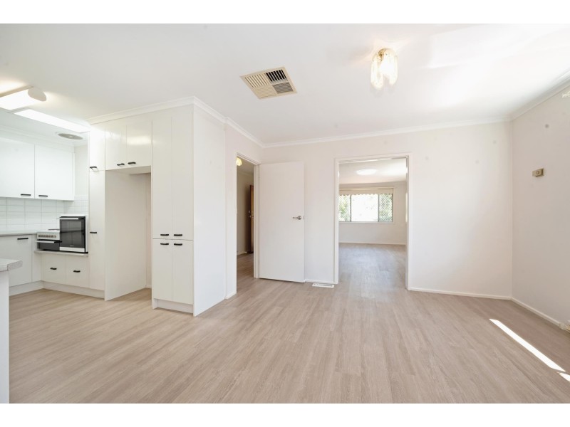 100 Dalley Crescent, Latham ACT 2615