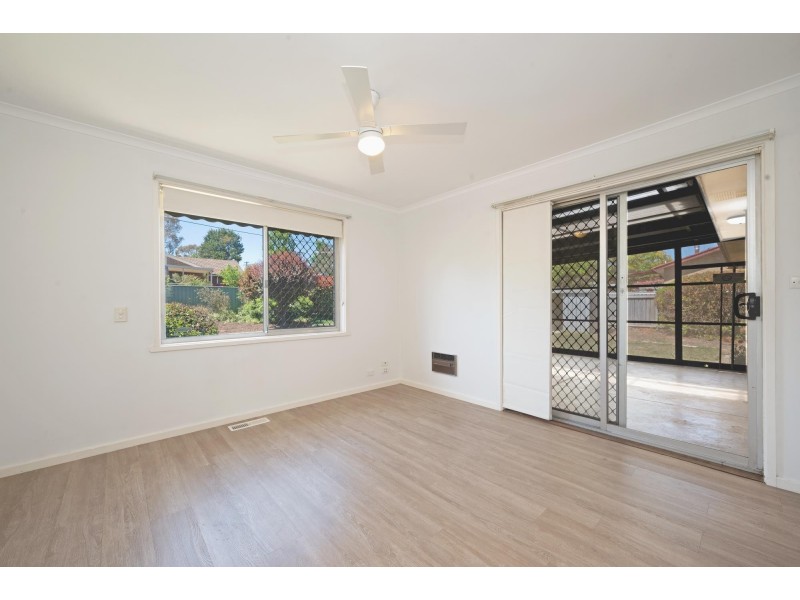 100 Dalley Crescent, Latham ACT 2615