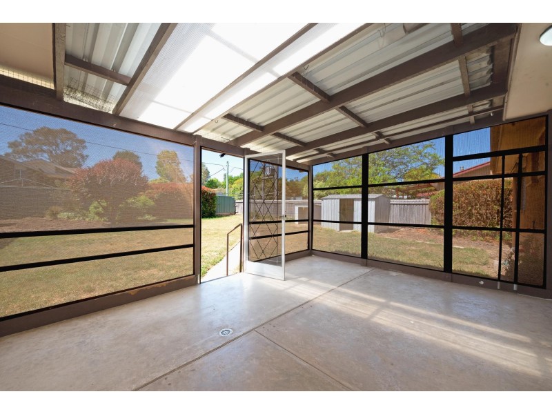 100 Dalley Crescent, Latham ACT 2615