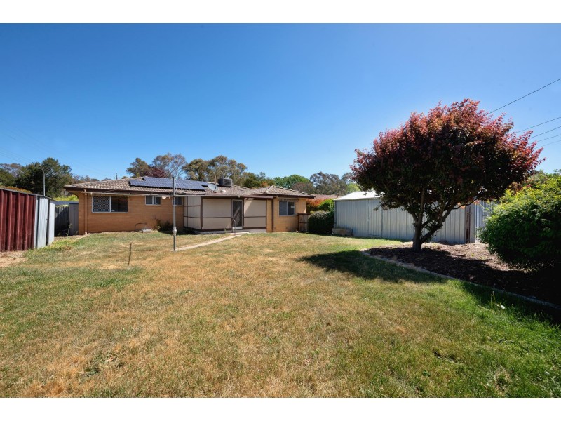 100 Dalley Crescent, Latham ACT 2615