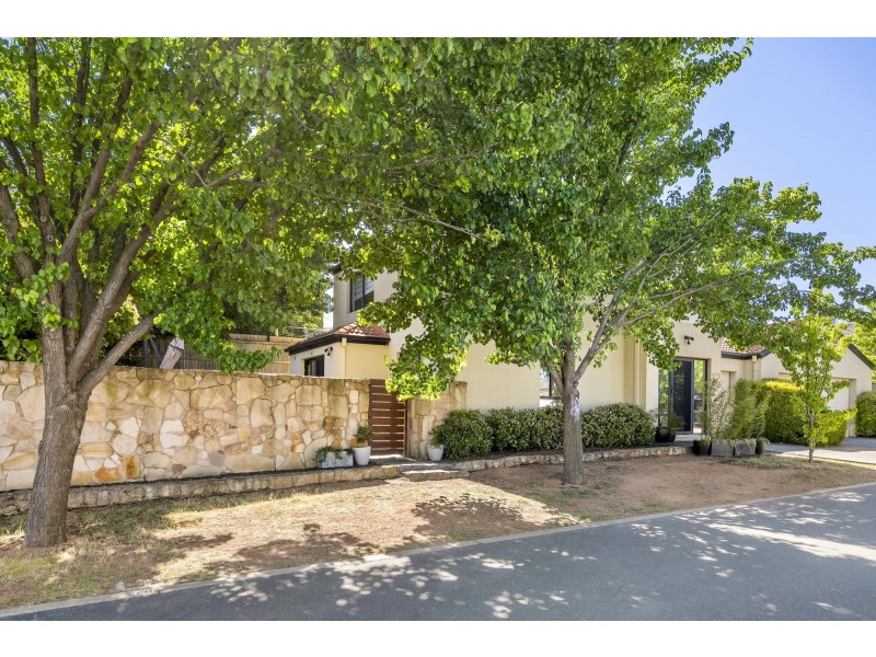 12 Winarlia Lane, Gungahlin ACT 2912