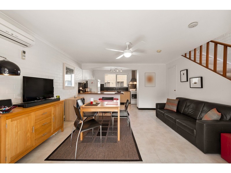 7/16 Broughton Place, Queanbeyan NSW 2620