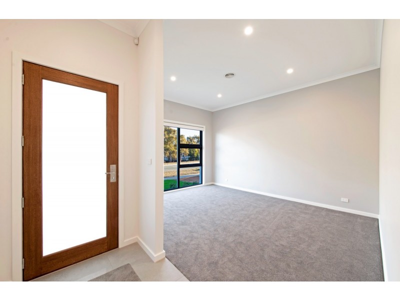 24 Cooley Crescent, Casey ACT 2913