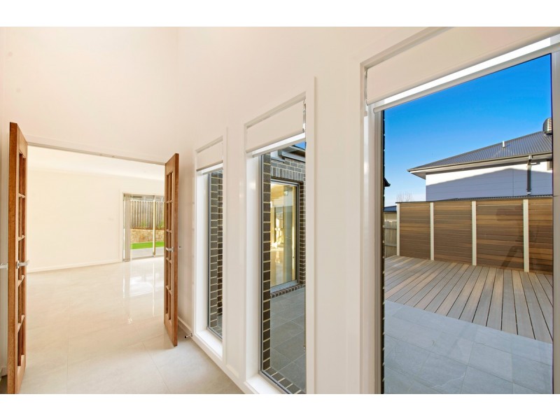 24 Cooley Crescent, Casey ACT 2913
