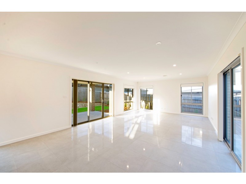 24 Cooley Crescent, Casey ACT 2913