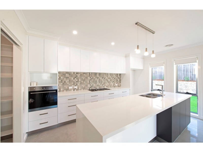 24 Cooley Crescent, Casey ACT 2913