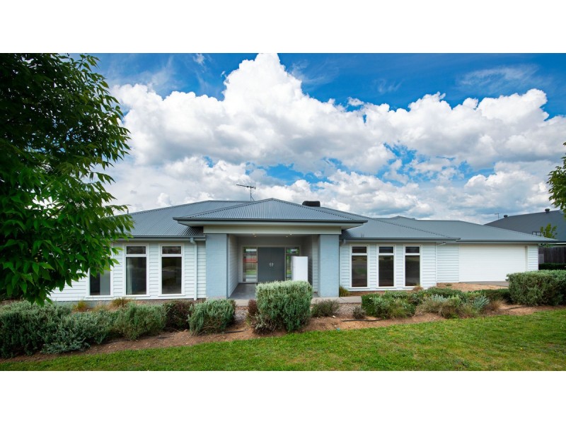 1 Still Street, Googong NSW 2620