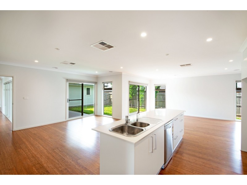 1 Still Street, Googong NSW 2620