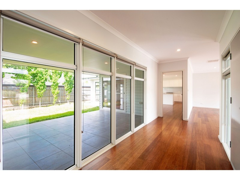 1 Still Street, Googong NSW 2620