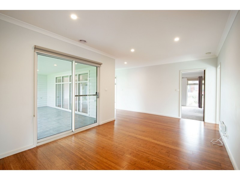 1 Still Street, Googong NSW 2620