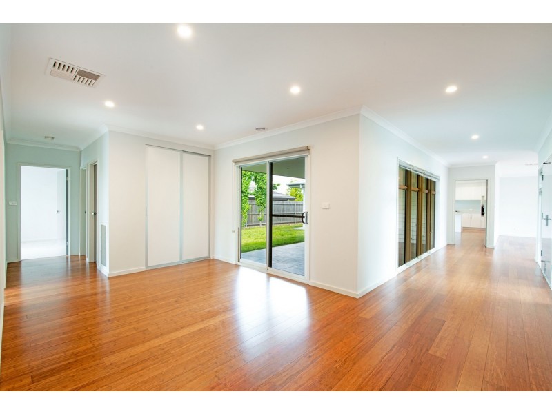 1 Still Street, Googong NSW 2620