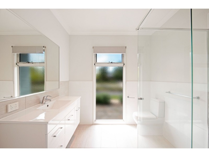 1 Still Street, Googong NSW 2620