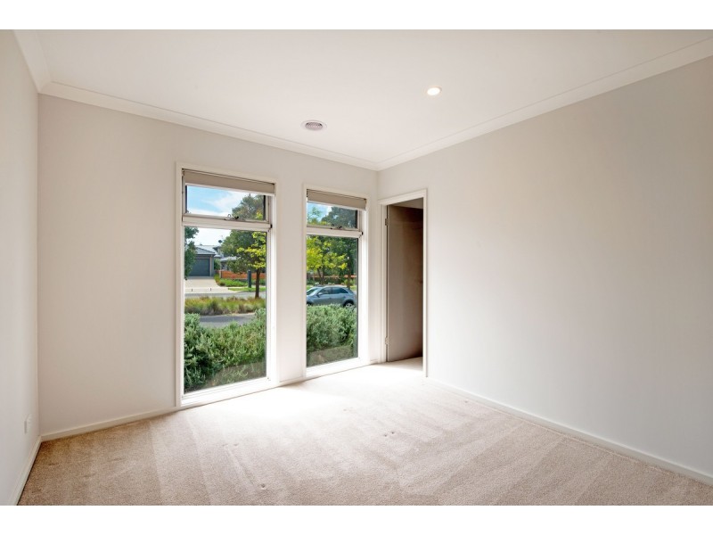 1 Still Street, Googong NSW 2620