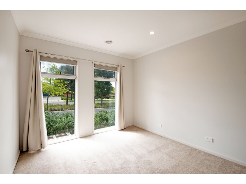 1 Still Street, Googong NSW 2620