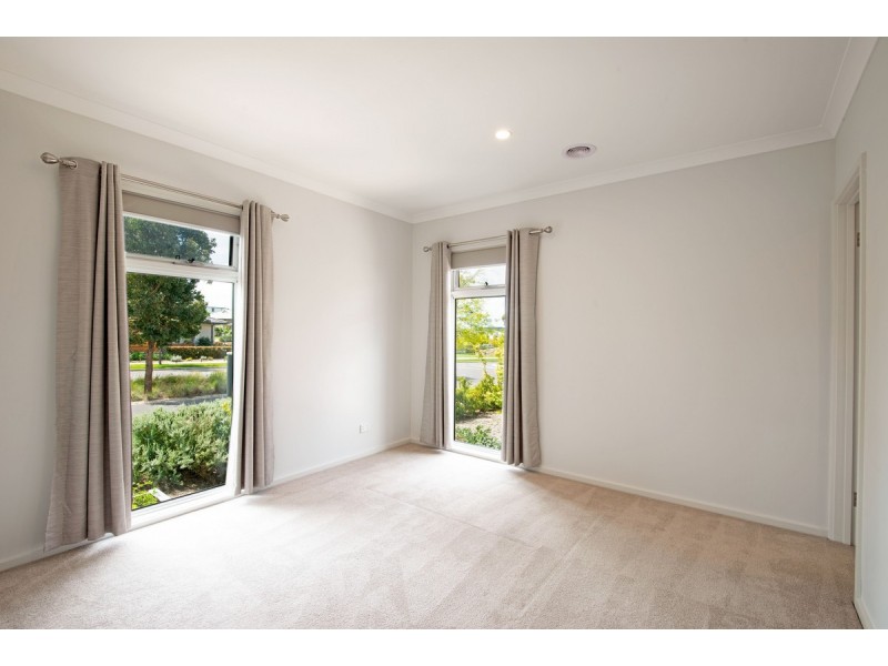 1 Still Street, Googong NSW 2620