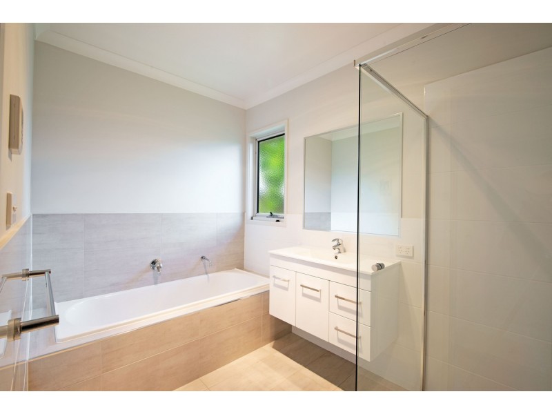 1 Still Street, Googong NSW 2620