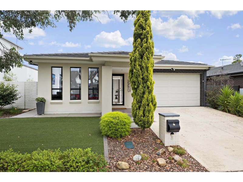 8 Les Edwards Street, Forde ACT 2914