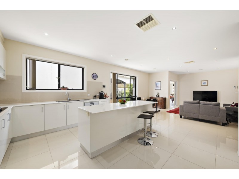 8 Les Edwards Street, Forde ACT 2914