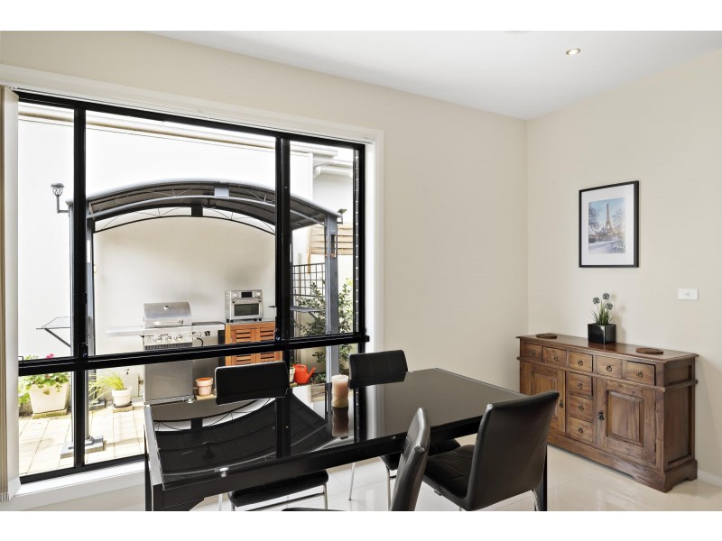 8 Les Edwards Street, Forde ACT 2914