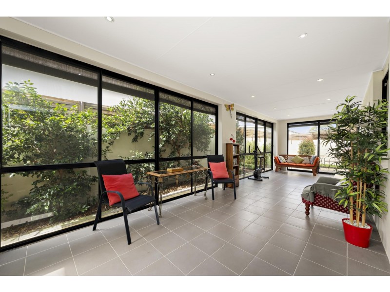 8 Les Edwards Street, Forde ACT 2914