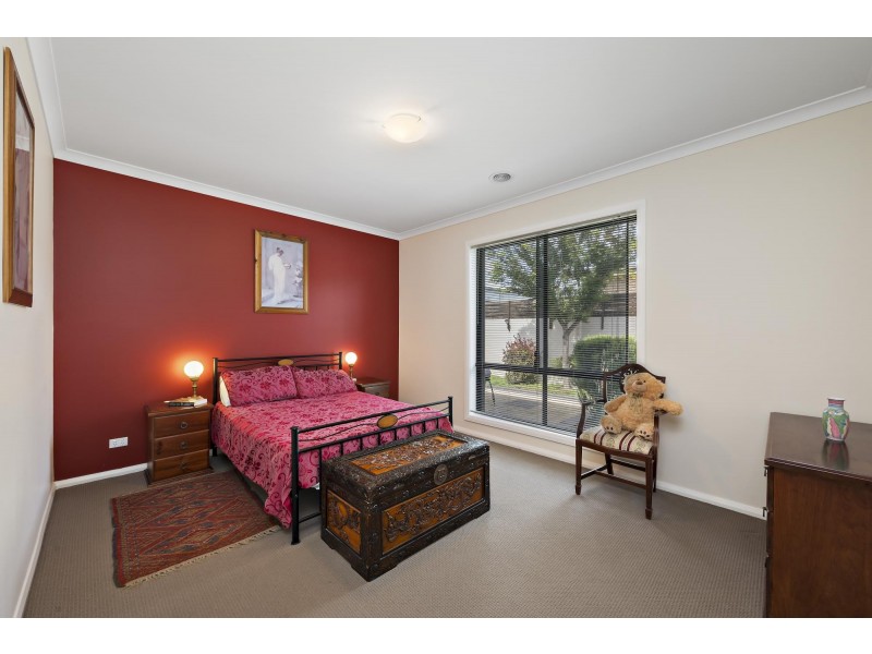 8 Les Edwards Street, Forde ACT 2914