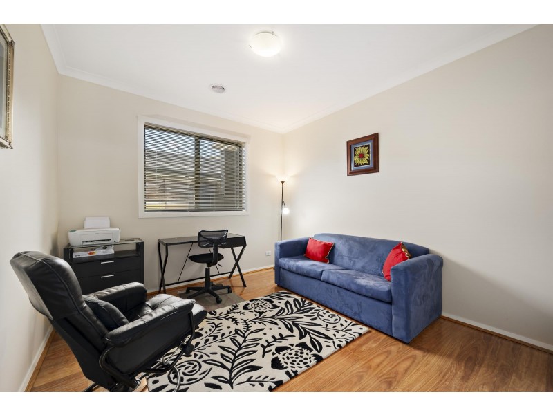 8 Les Edwards Street, Forde ACT 2914