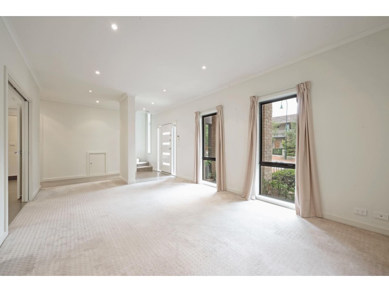 8 Devlin Street, Gungahlin ACT 2912