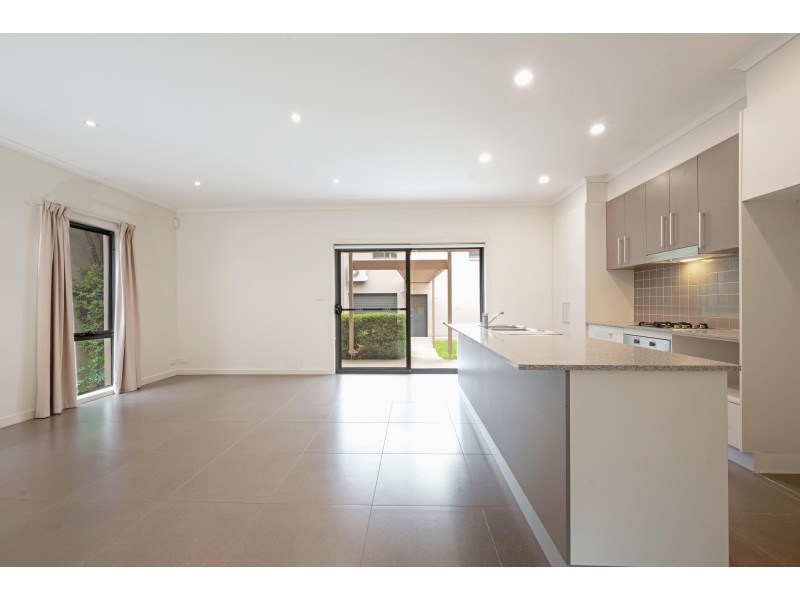 8 Devlin Street, Gungahlin ACT 2912